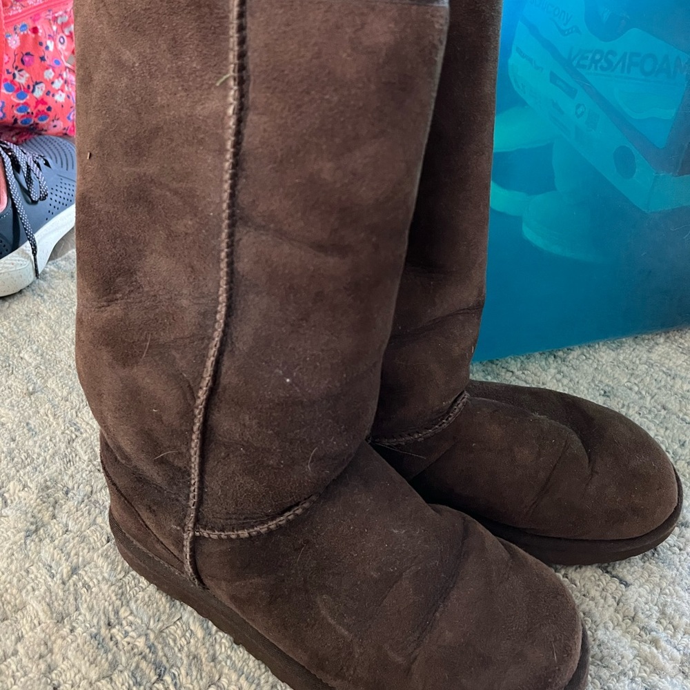 Tall chocolate brown ugh boots sz 8